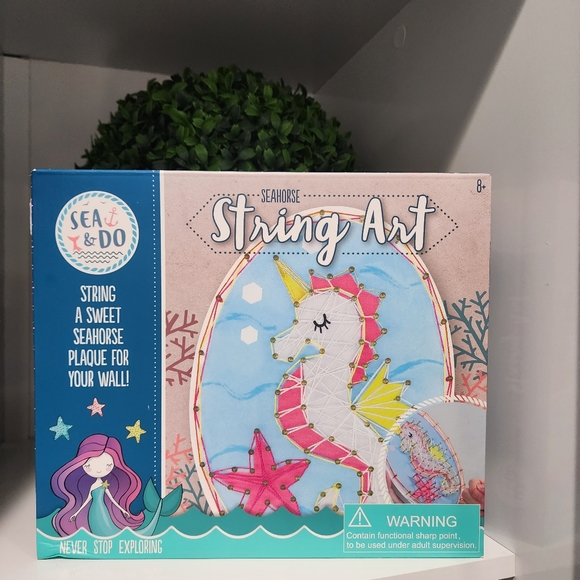 NEW Sea & Do: Seahorse String Art - Picture 1 of 2